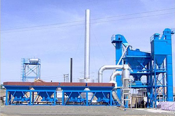 asphalt plant working