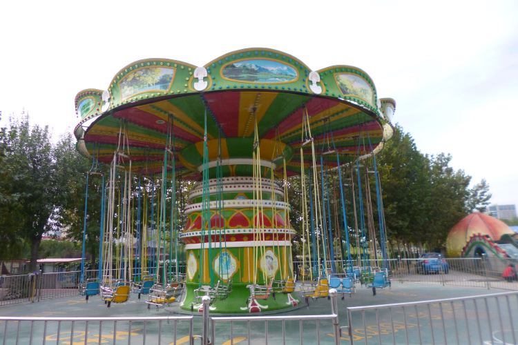 swing ride manufacturer